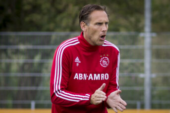 Ajax kiest voor interne opvolger Dave Vos bij Jong Ajax