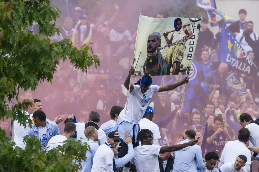 Foto: Theo Hernández blikt vooruit op EK-clash met ‘rivaal’ Dumfries