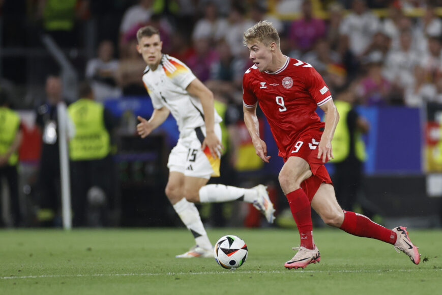 Foto: Iedereen roept hetzelfde over commentator Duitsland-Denemarken