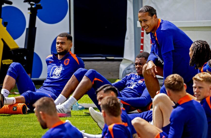 Foto: Driessen ziet ‘wereldklasse’ bij Oranje-reserve op training