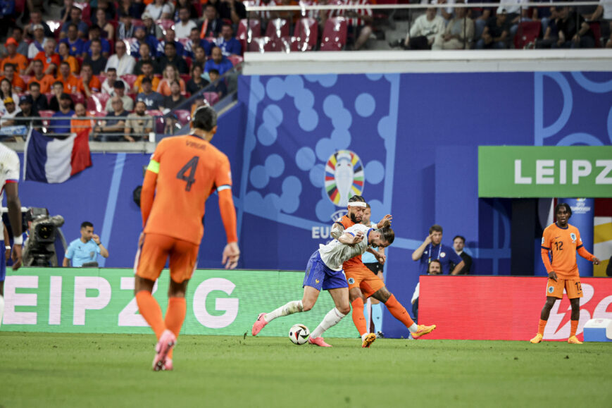 Foto: Oranje-vedette ‘enige die echt uit de boot viel’ tegen Frankrijk