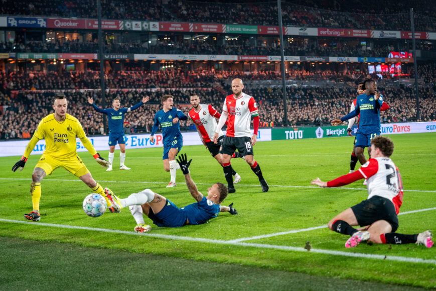 Foto: ‘Grof KNVB-schandaal bij PSV – Feyenoord’