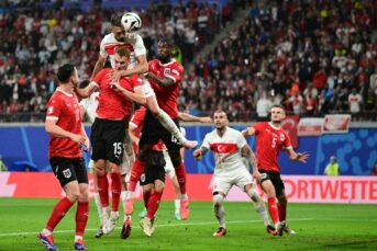 Demiral helpt Turkije naar kwartfinale ten koste van slordig Oostenrijk