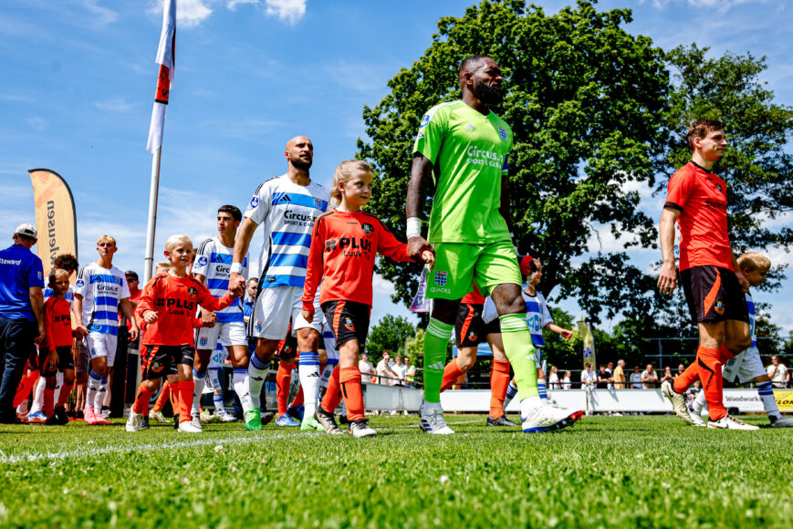 Foto: Van Oranje naar PEC Zwolle-bank: ‘Maar ik maak me niet druk’