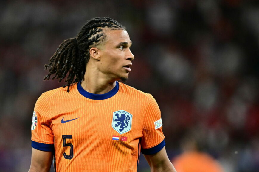 Foto: Nathan Aké ingewisseld bij Oranje?