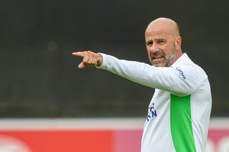 Foto: Peter Bosz staat voor PSV-schifting