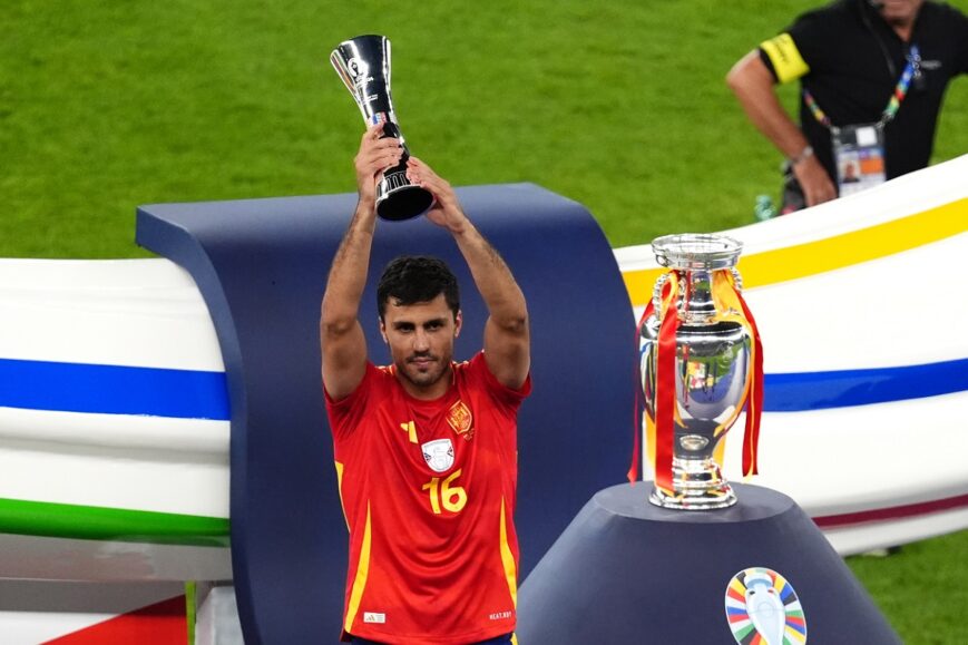 Foto: Rodri moet vrezen voor sanctie na Spaanse huldiging