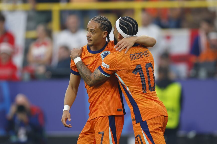 Foto: Xavi Simons negeert Nederlandse pers na verloren halve finale