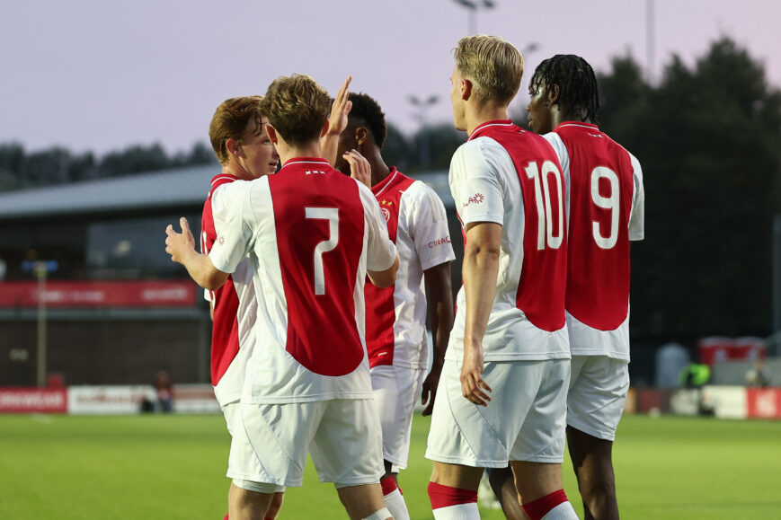 Foto: ‘Jeugdopleiding Ajax keihard genaaid’