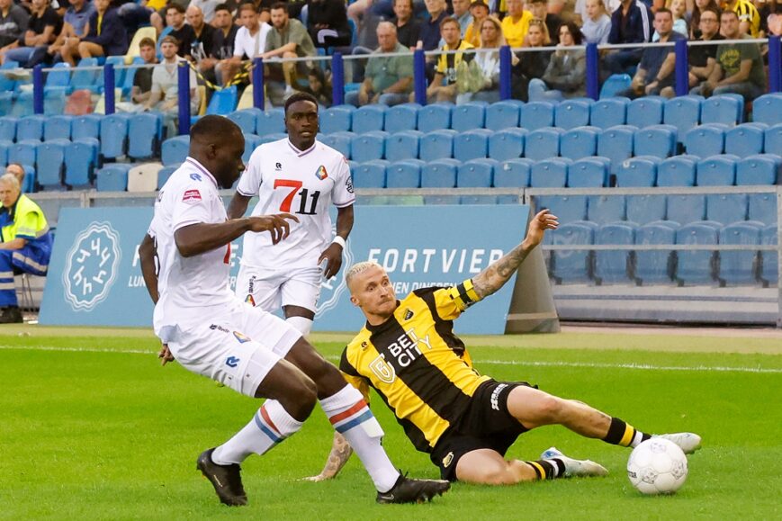 Foto: Telstar wint bij Vitesse, Excelsior ook onderuit