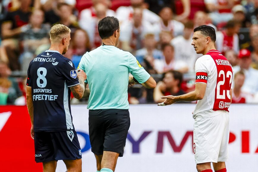 Foto: Derksen haalt Ajax – Heerenveen aan: “Lachwekkend”