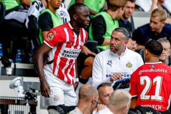 ‘Teze maakt zich belachelijk bij PSV-afscheid’