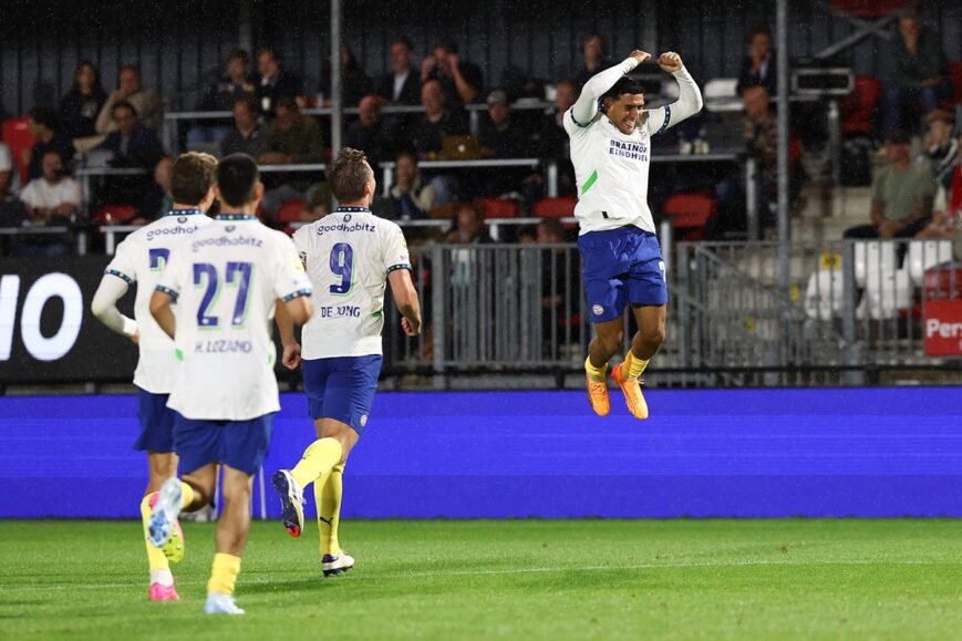 Foto: PSV walst (uiteindelijk) over Almere City heen: 1-7