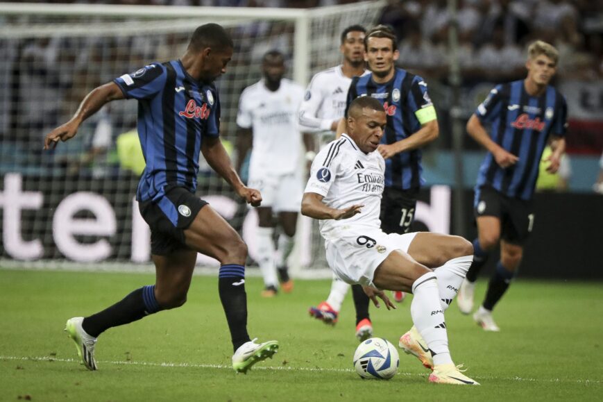 Foto: Real Madrid wint Super Cup: debutant Mbappé drukt direct stempel