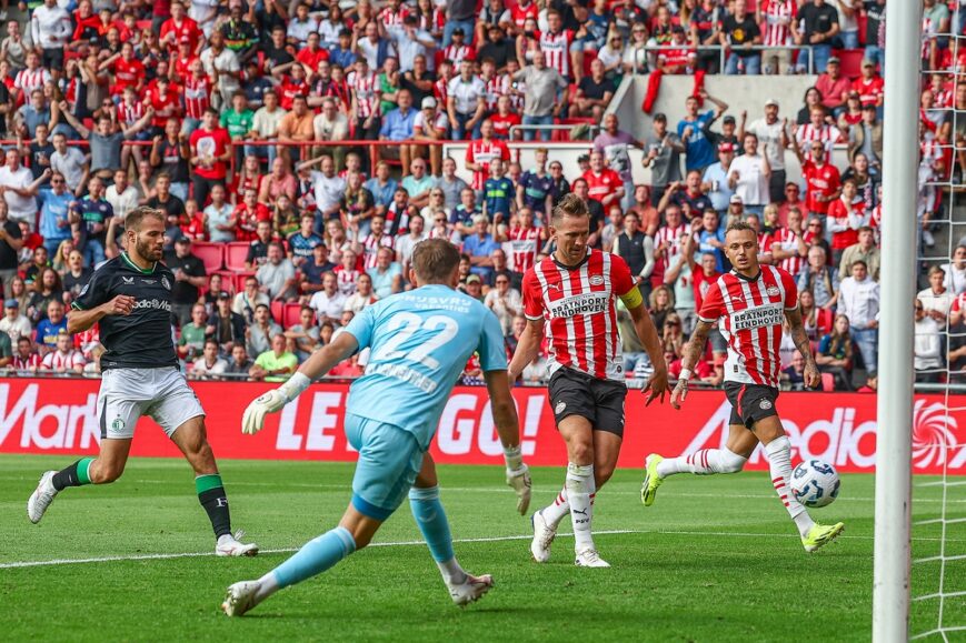 Foto: ‘Snoeiharde wissel na PSV – Feyenoord’