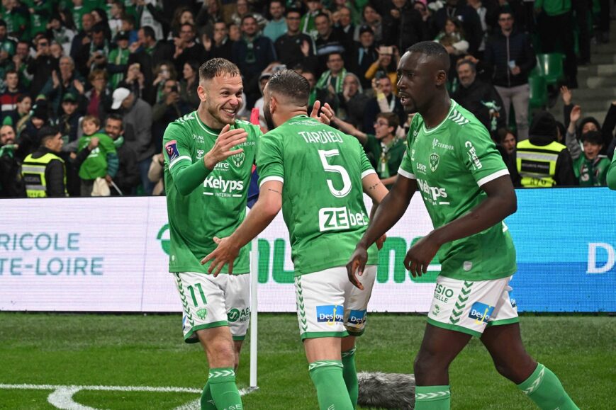 Spelers AS Saint-Étienne juichen