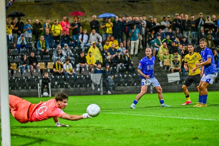 Foto: Vitesse en Excelsior boeken eerste KKD-zege