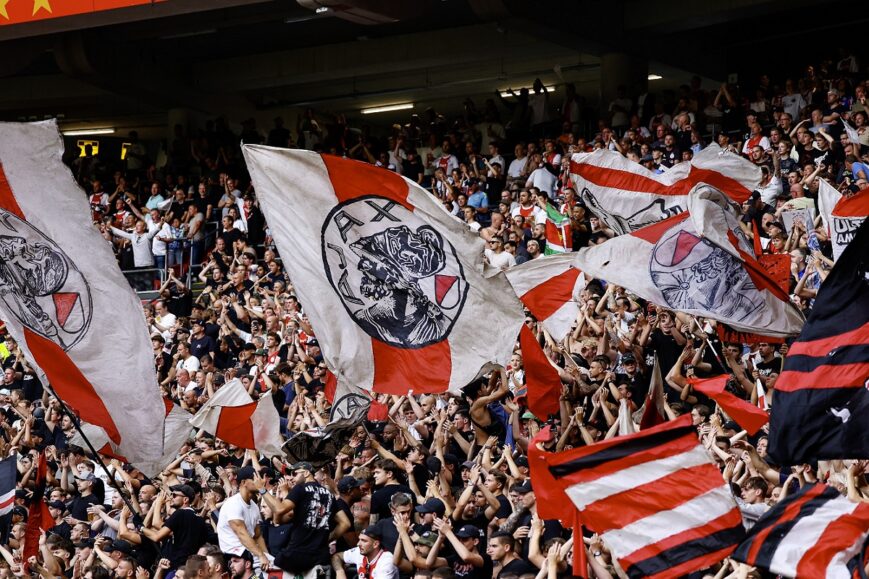 Foto: Amsterdamse politie houdt rondom Ajax-Besiktas 14 mensen aan