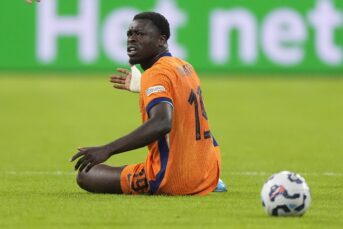 Brobbey erkent: “Niet negatief naar Ajax, maar hij is verder dan Godts”