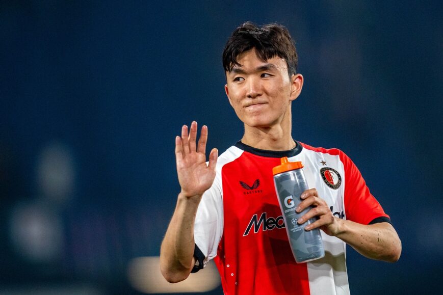 Foto: Feyenoorder In-Beom Hwang zegt sorry