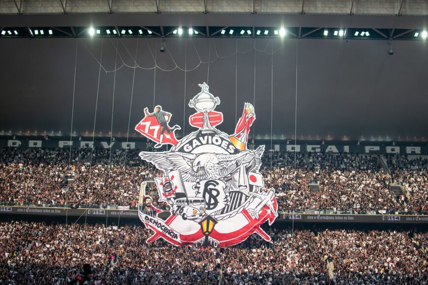 Corinthians-fans tonen logo