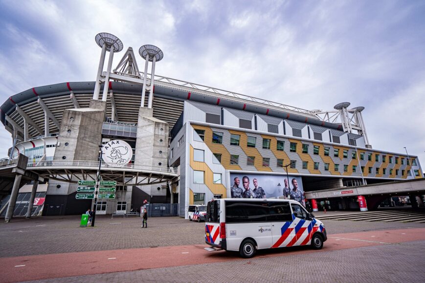 Foto: Politie aanwezig tijdens Ajax-protest op Leidseplein