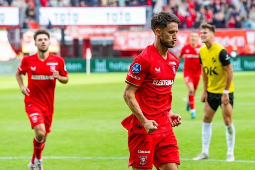 Foto: Dominant FC Twente gaat met hakken over de sloot tegen NAC