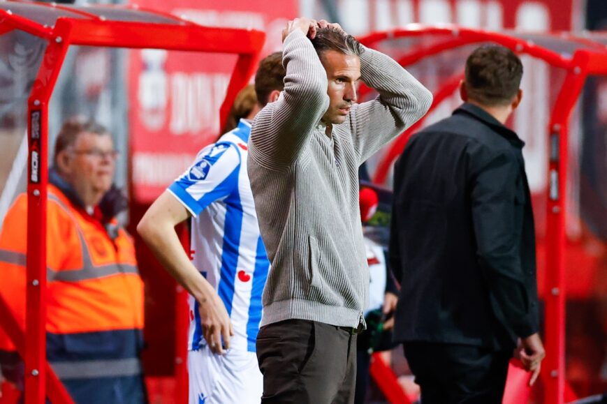 Foto: Sc Heerenveen-selectie maakt statement naar Van Persie