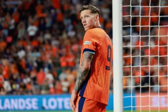 ‘Oranje-selectie keihard voor Weghorst’