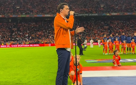 Foto: Eén speler van Oranje zong Wilhelmus niet mee: ‘Respectloos!’