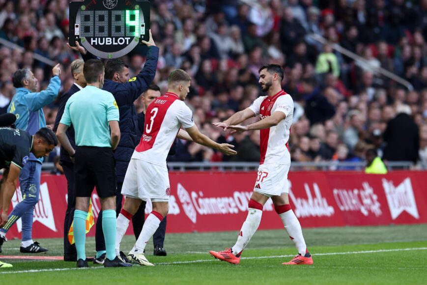 Foto: ”Ajax-amateur’ uit basis gezet’