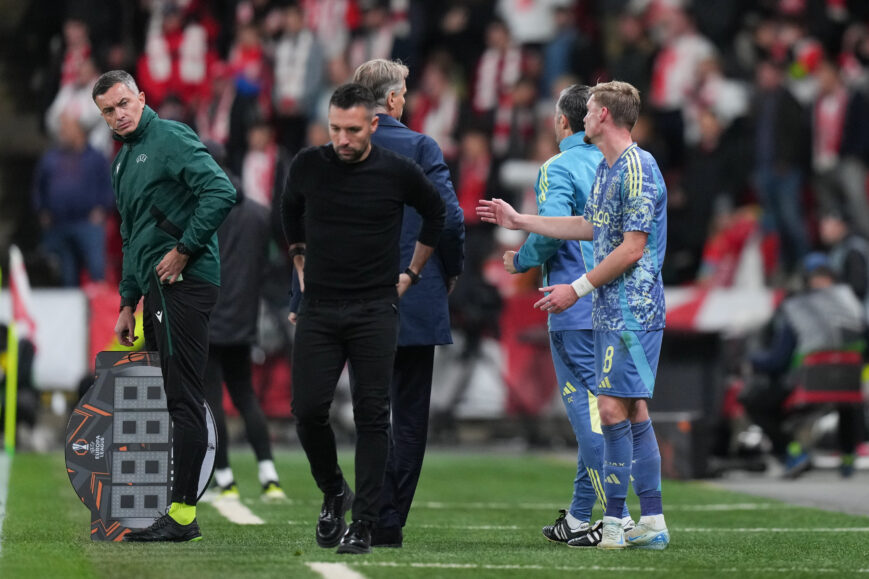 Foto: Farioli schenkt klare wijn over Ajax-spits