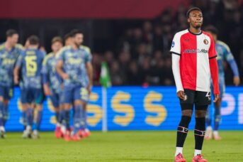 ‘Tragisch slechte Feyenoorder in de rust nog verkopen!’