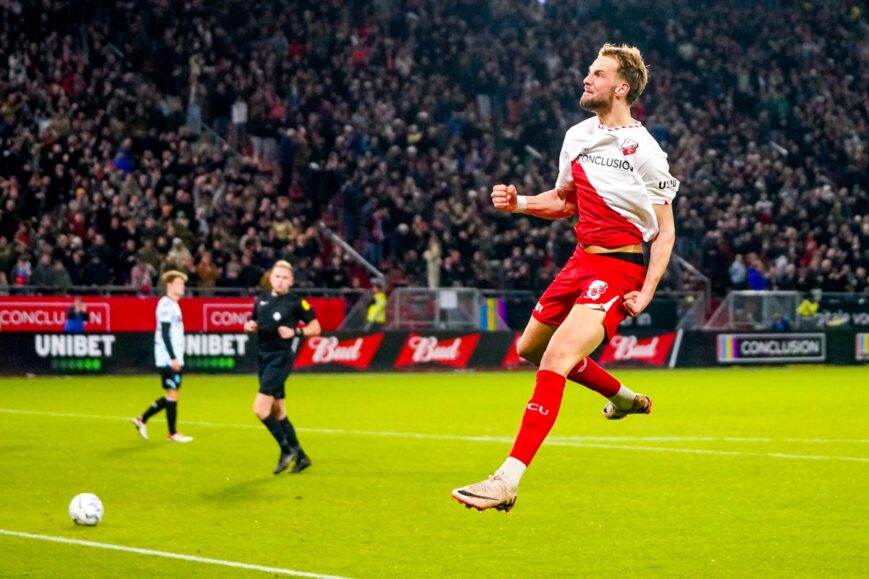 Foto: Stoomwals FC Utrecht gaat maar door, vijfklapper in Galgenwaard