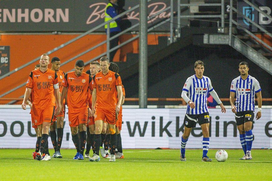 Foto: FC Volendam sluit aan bij KKD-top