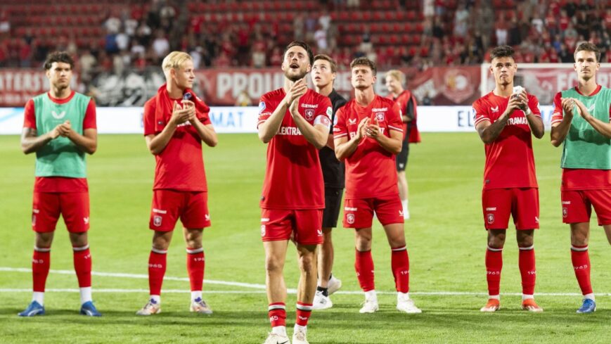 Foto: Opstelling FC Twente tegen USG: verandering van spits met betrouwbaar middenveld