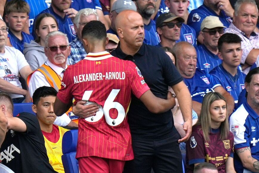 Foto: Trent Alexander-Arnold gaat helemaal los over Arne Slot