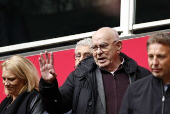 ‘Van Praag blijft voorlopig tóch bij Ajax’