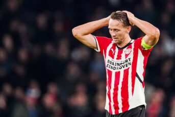 Theo Janssen ziet bijzonder ongewoon Luuk de Jong-moment