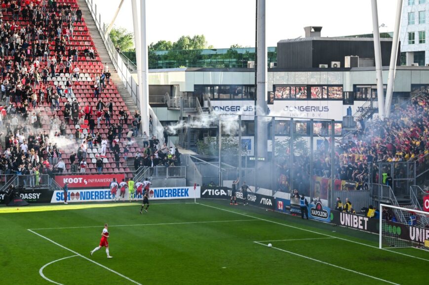 Foto: Forse celstraffen geëist tegen groep Utrecht-supporters