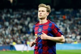 ‘Opvallende rol Frenkie de Jong bij FC Barcelona’