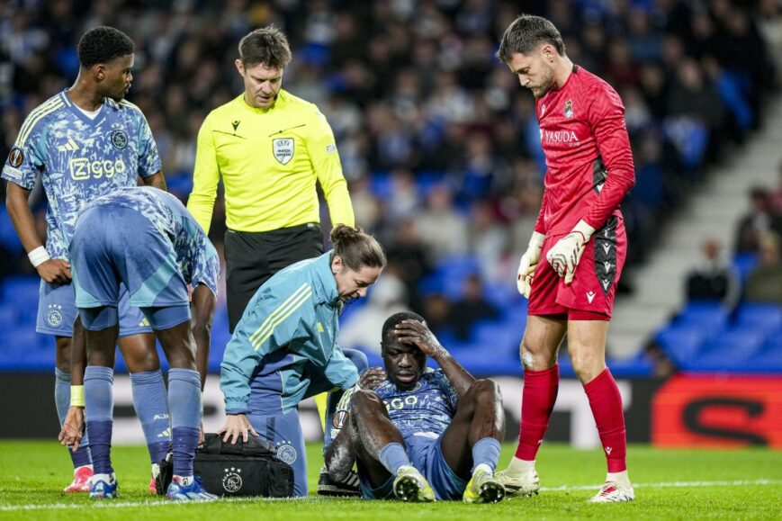 Foto: De paal en Real Sociedad zijn een te groot obstakel voor Ajax