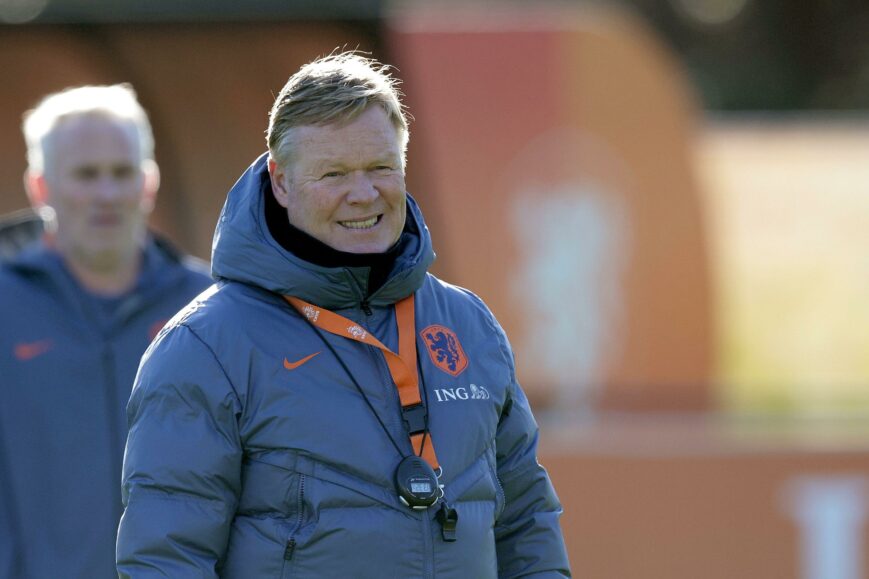 Foto: ‘Koeman wéér op de vingers getikt’