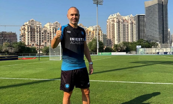 Foto: Iniesta verrast en koopt voetbalclub: ‘Interessant, deze stad heeft potentieel’