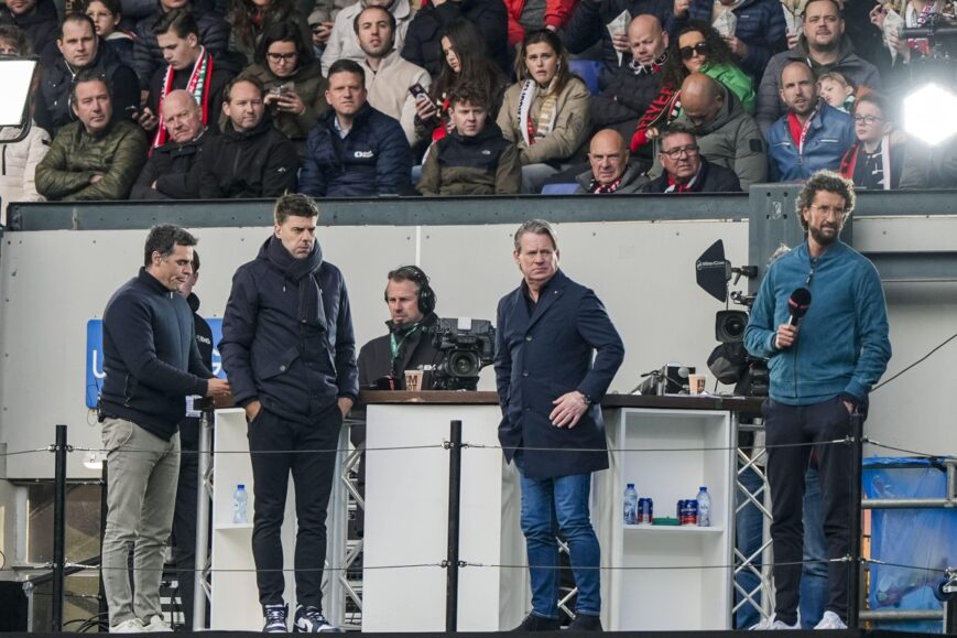 Foto: ESPN-presentator uitgekotst in De Kuip: ‘Hangen nu gelukkig netten’