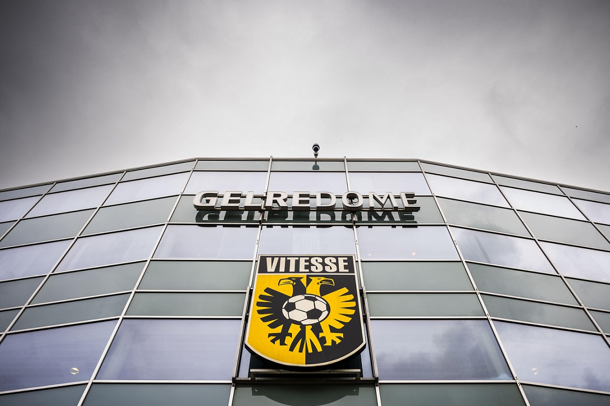 ‘Donkere wolken pakken zich samen boven Vitesse’