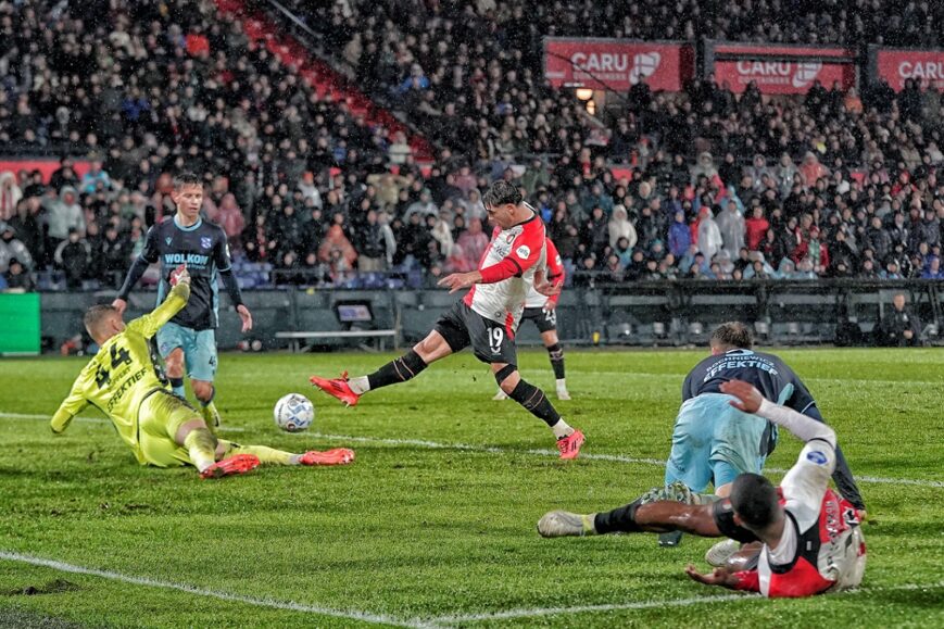 Foto: ‘Historisch Feyenoord-vertrek dreigt’