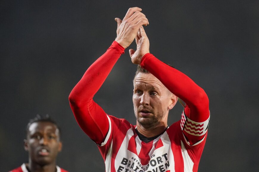 Foto: Luuk de Jong maakt Brobbey-statement