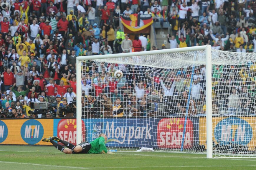 Manuel Neuer tijdens Engeland - Duitsland (2010)