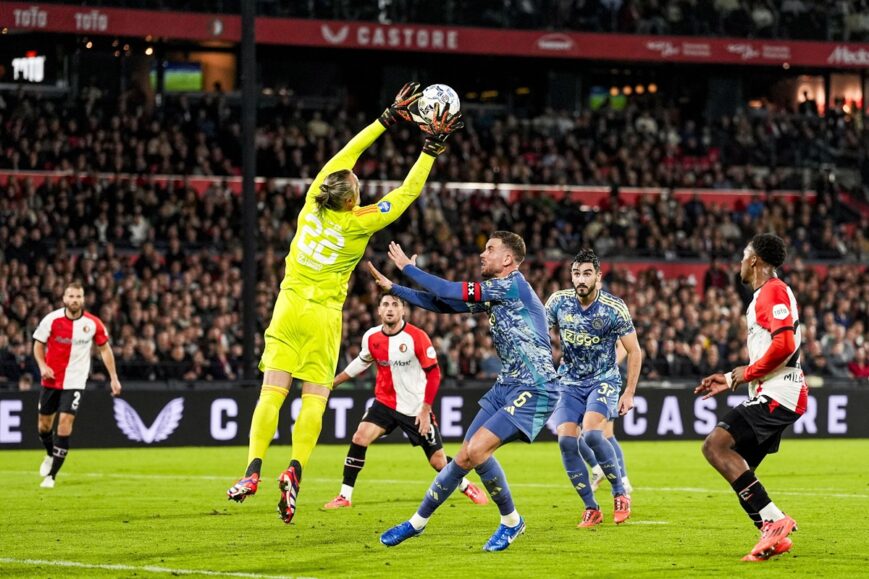 Foto: Ajax-ophef bereikt kookpunt: ‘Schandalig, echt schandalig!’